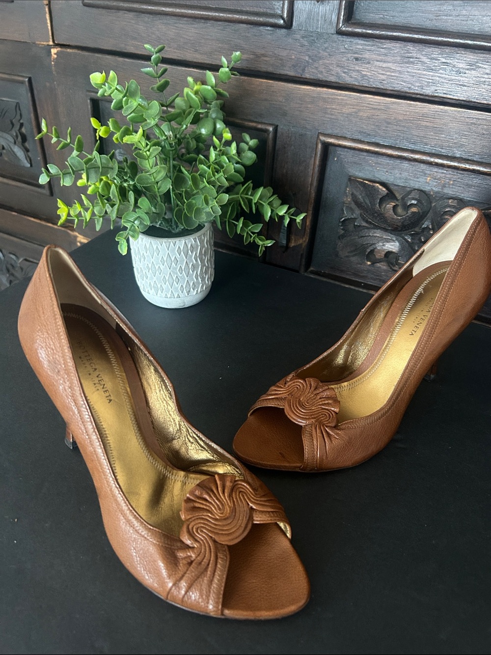 Bottega Veneta Brown Leather Peep-Toe Heels with Knot Detail - Picture 7 of 15